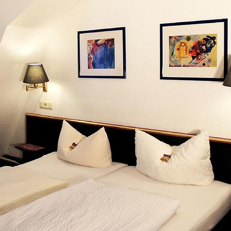 Hotel-Landgasthof Gruener Baum - Dittigheim タウバービショフスハイム エクステリア 写真