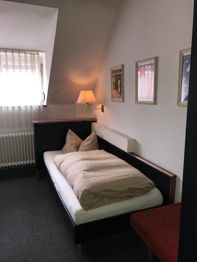 Hotel-Landgasthof Gruener Baum - Dittigheim タウバービショフスハイム エクステリア 写真