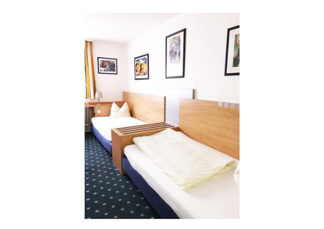 Hotel-Landgasthof Gruener Baum - Dittigheim タウバービショフスハイム エクステリア 写真