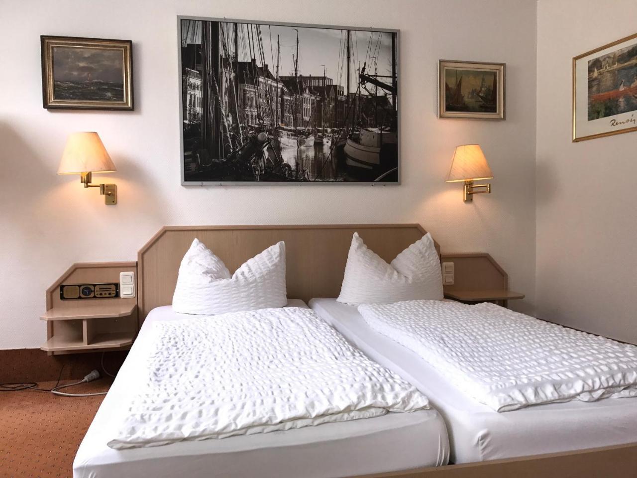 Hotel-Landgasthof Gruener Baum - Dittigheim タウバービショフスハイム エクステリア 写真