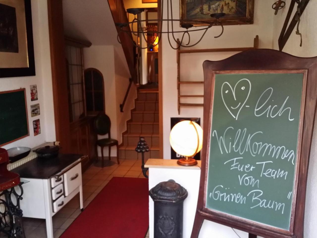 Hotel-Landgasthof Gruener Baum - Dittigheim タウバービショフスハイム エクステリア 写真