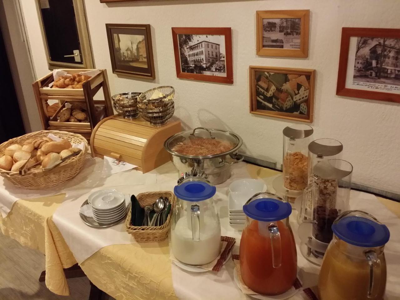 Hotel-Landgasthof Gruener Baum - Dittigheim タウバービショフスハイム エクステリア 写真